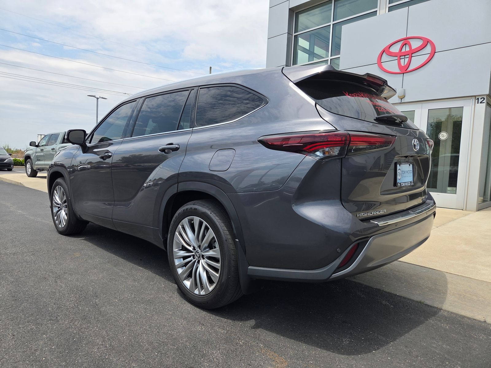 used 2024 Toyota Highlander car, priced at $47,395
