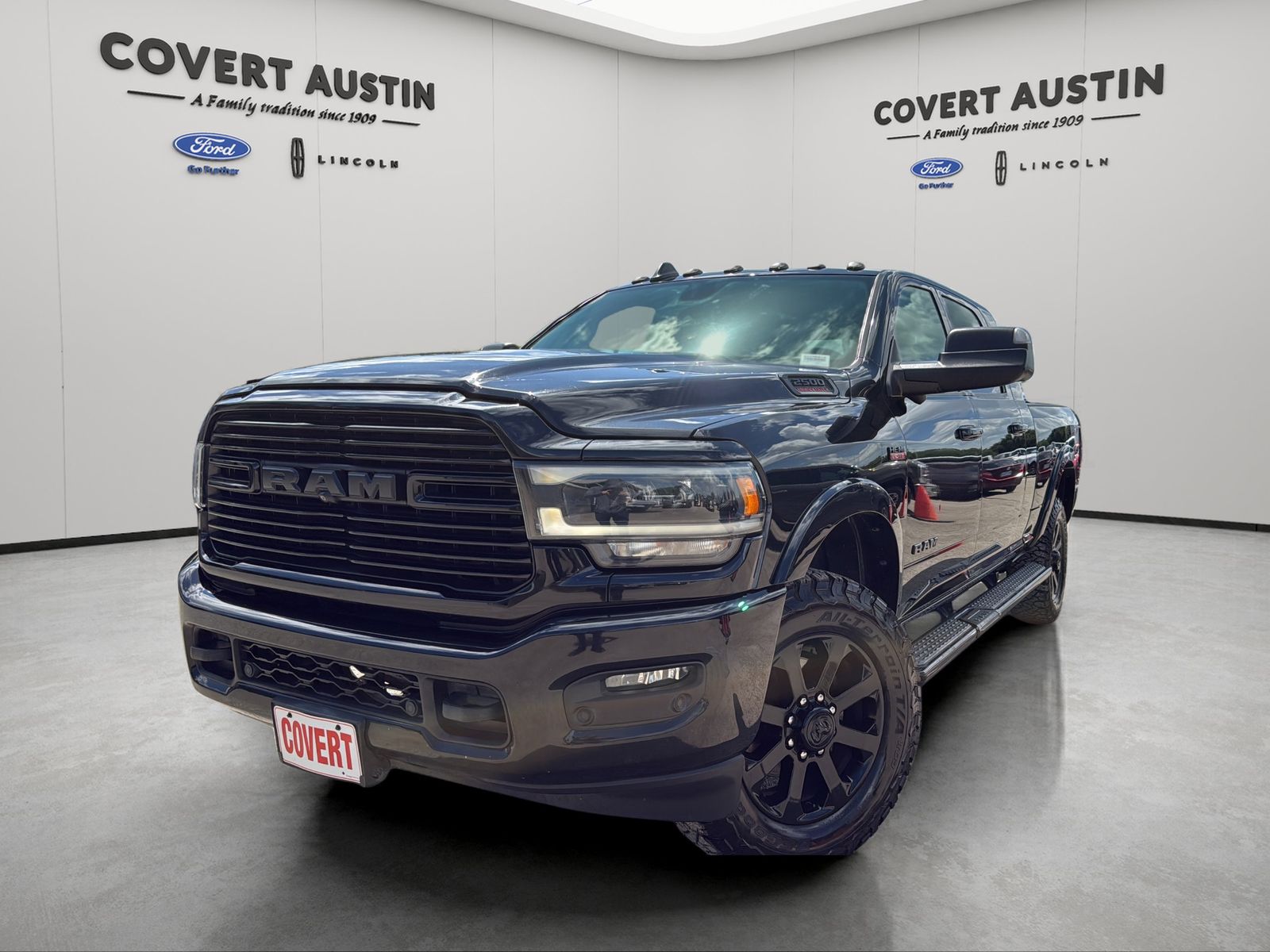 Diamond Black 2019 RAM 2500 Laramie Mega Cab 4WD Pickup Truck Four-Wheel Drive 8-Speed Automatic