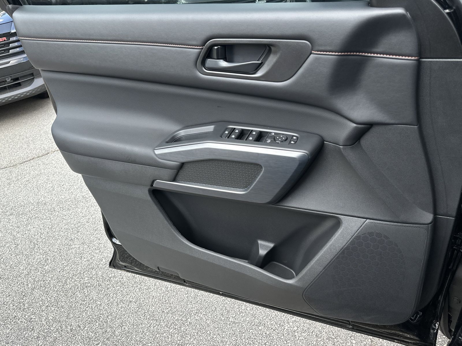 2025 Nissan Pathfinder Rock Creek photo 14