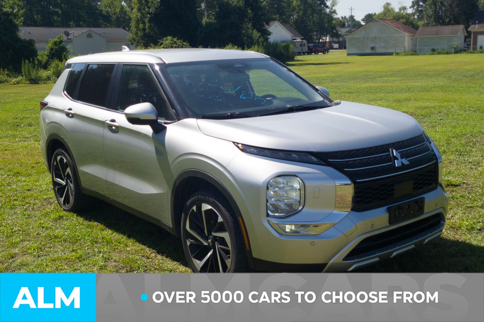 Used 2024  Mitsubishi SE image 3