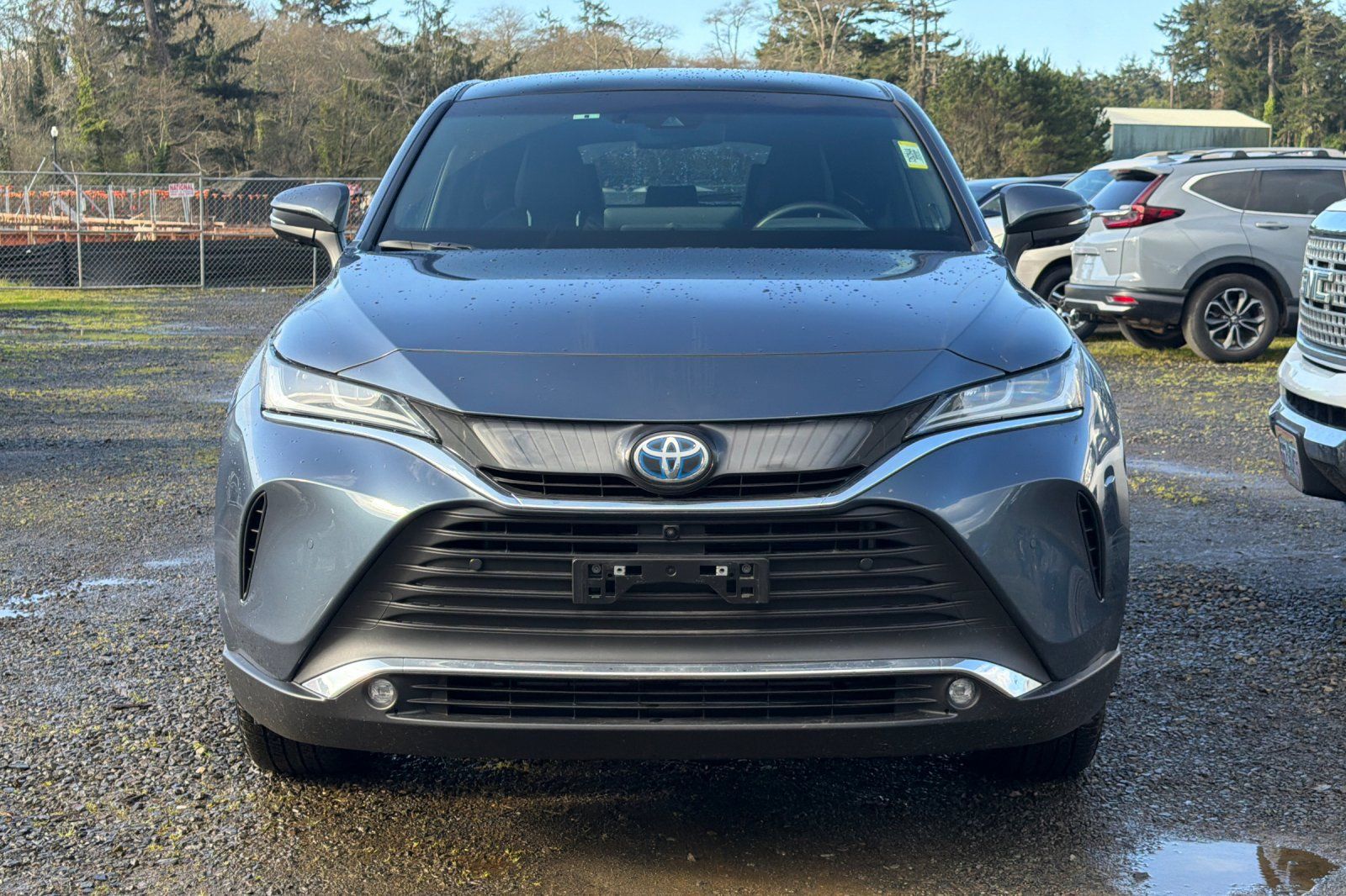 View vehicle photo 3