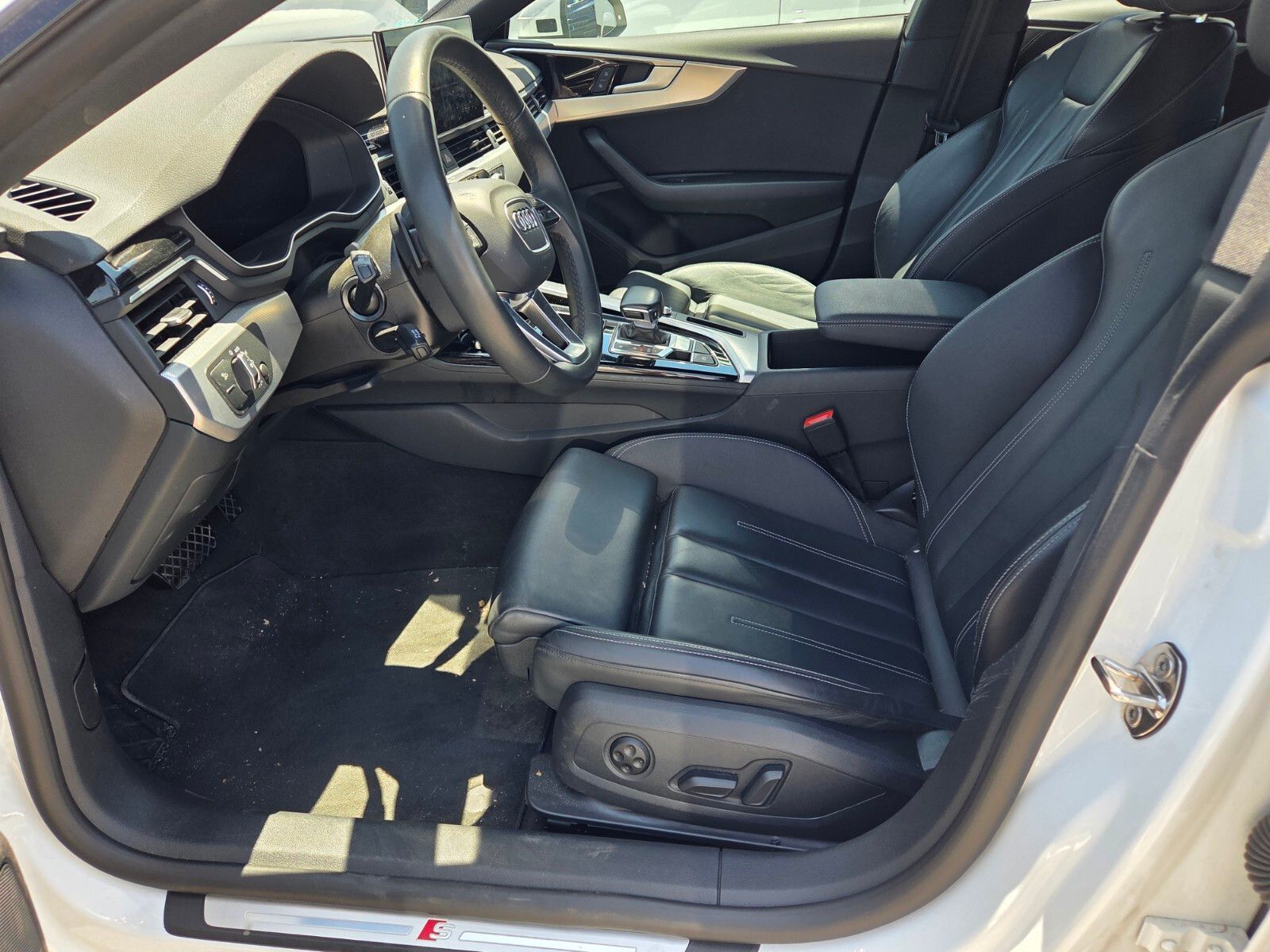 Used 2025 White Audi  image 5