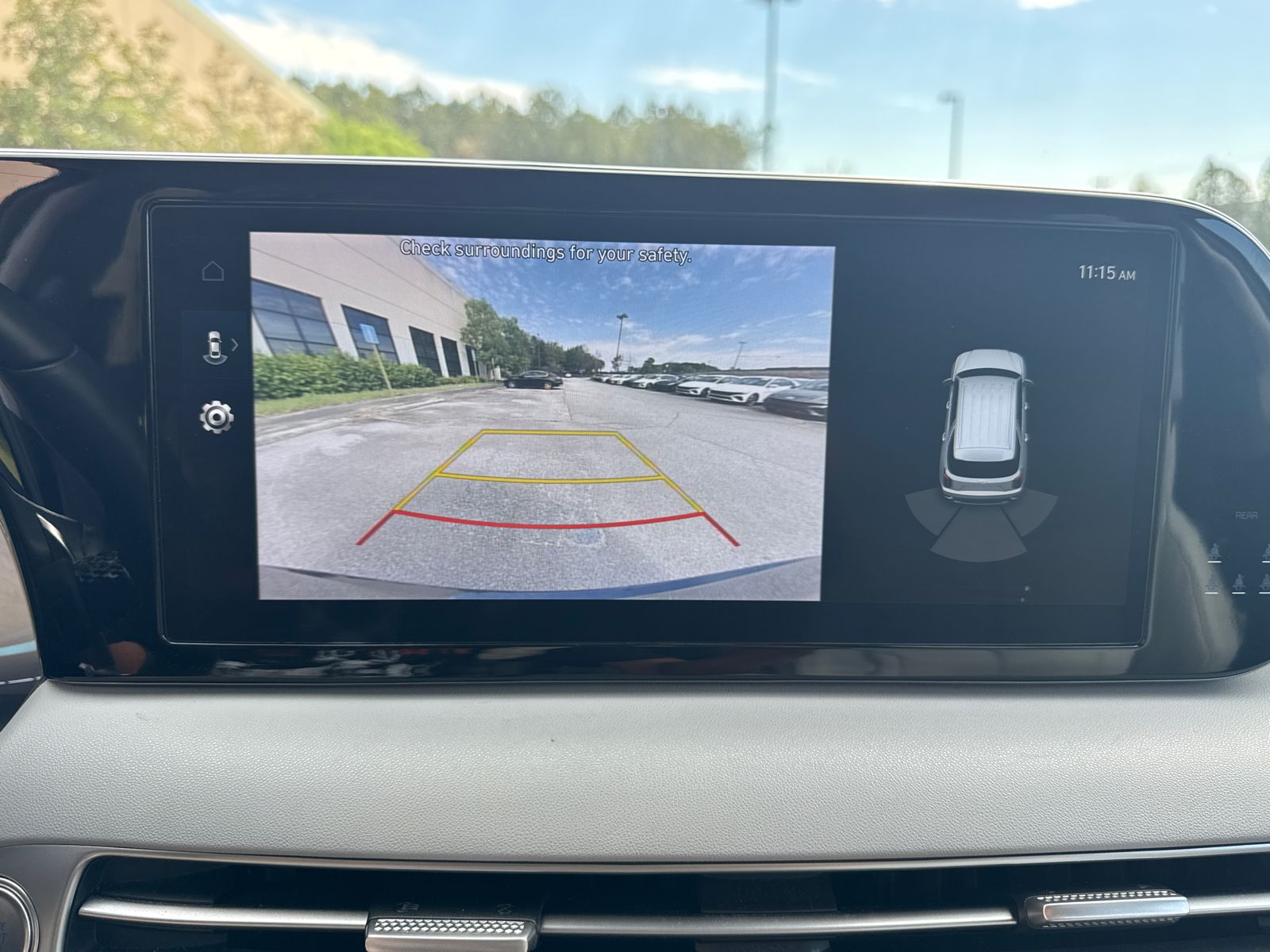 Used 2025 White Hyundai SEL image 30