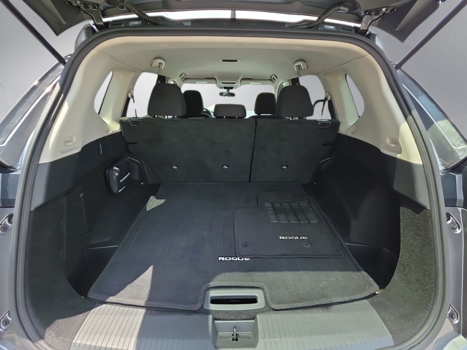 Used 2024 Gray Nissan S image 29