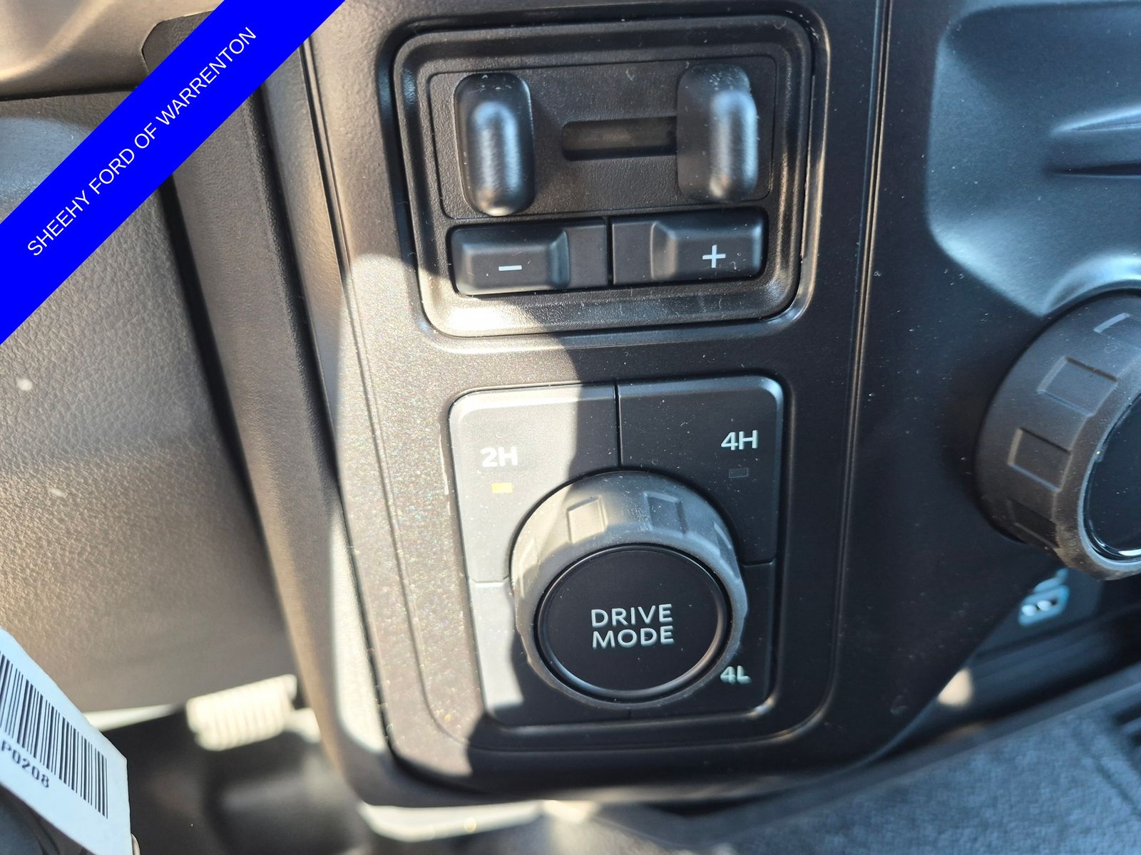New 2026 Oxford White Ford XL SERVICE BODY image 6