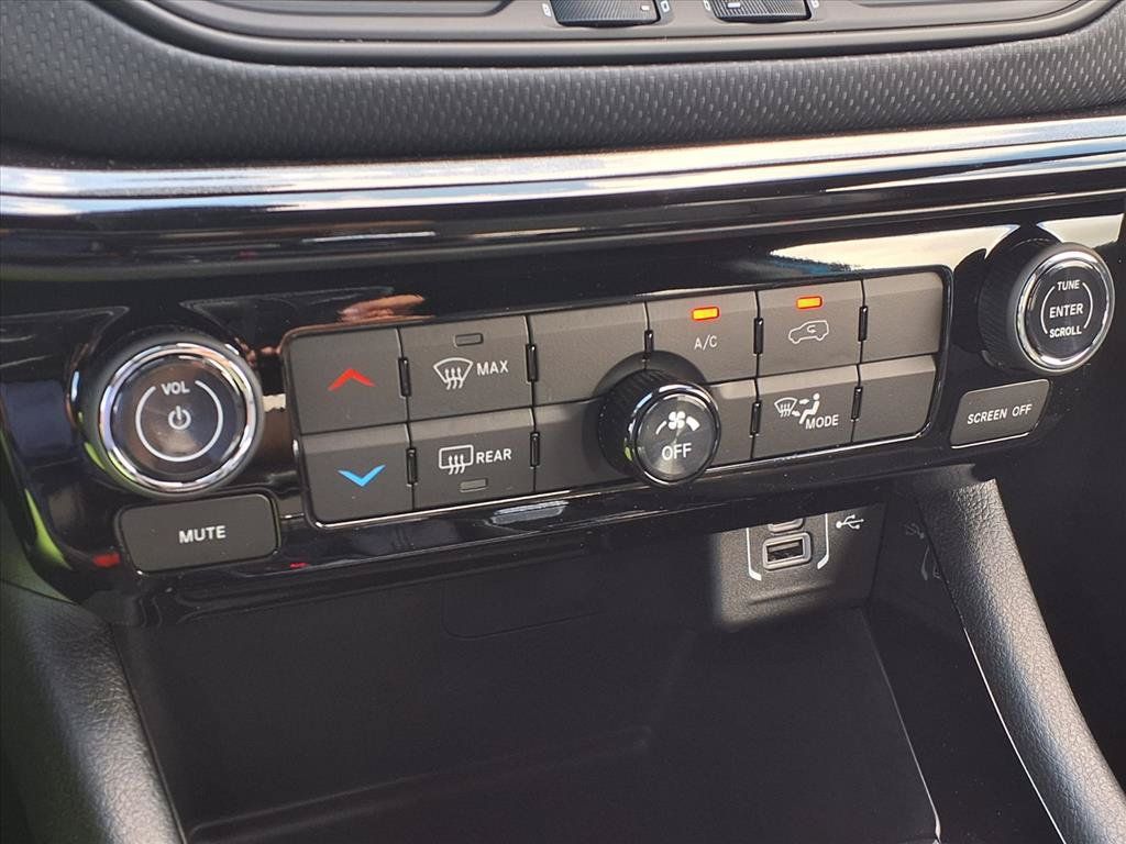 2026 Jeep Compass Latitude - 9