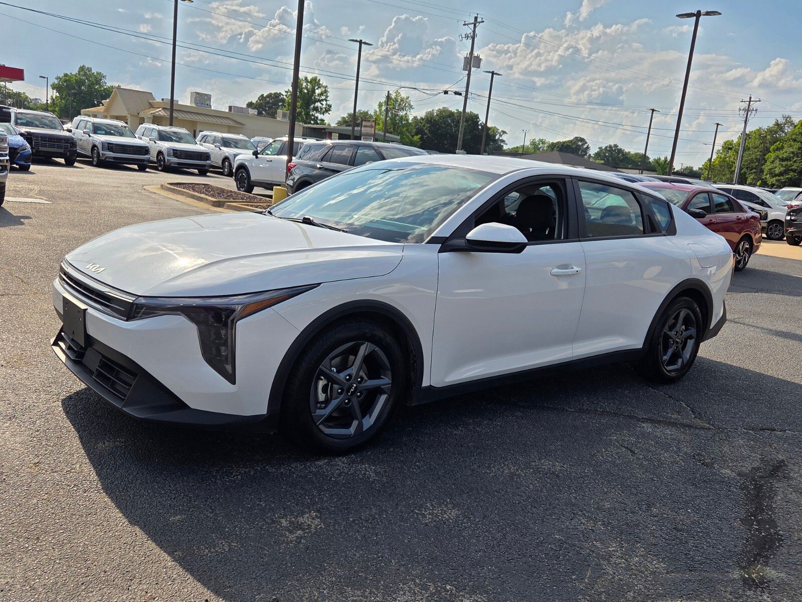 Used 2025 White Kia LXS image 3