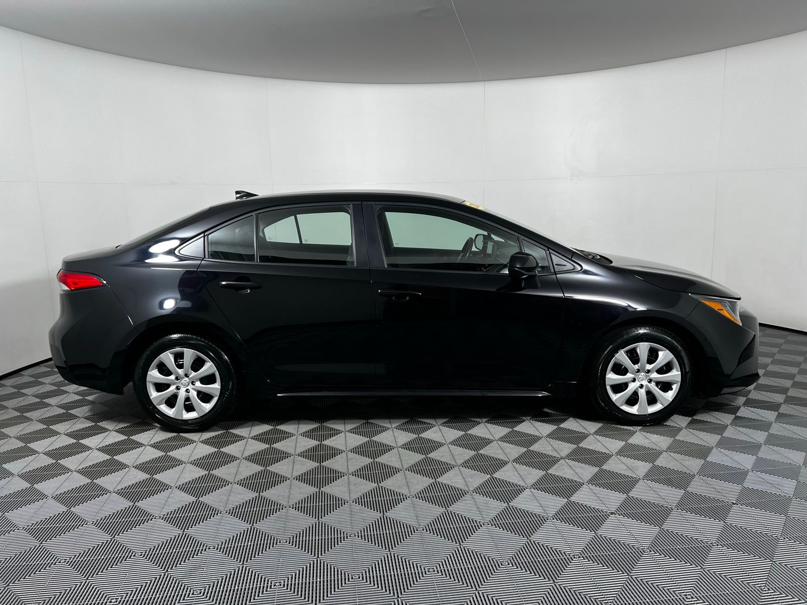 Thumbnail: 2024 Toyota Corolla - 4