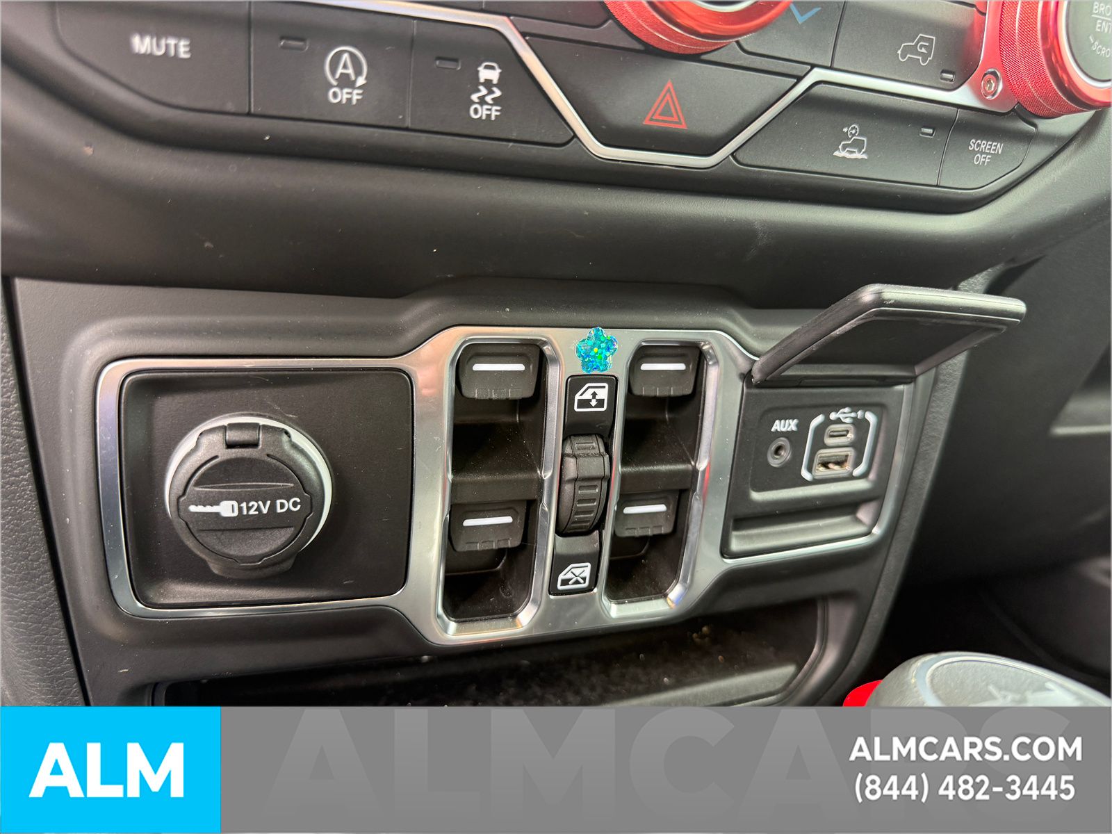 Used 2023 Silver Jeep Sahara image 18