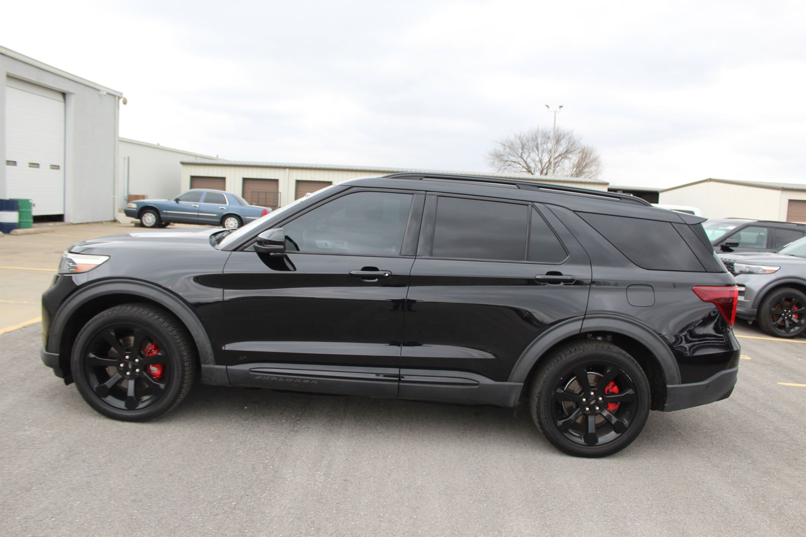 View vehicle photo 3