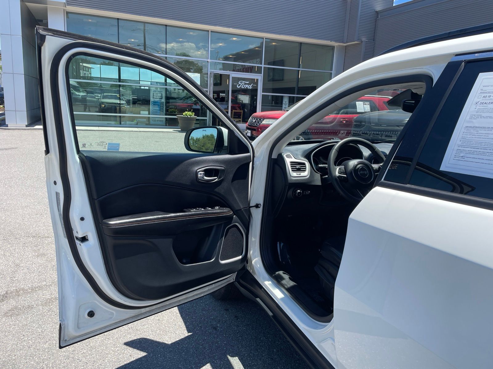 Used 2021 White Clearcoat Jeep Latitude image 10