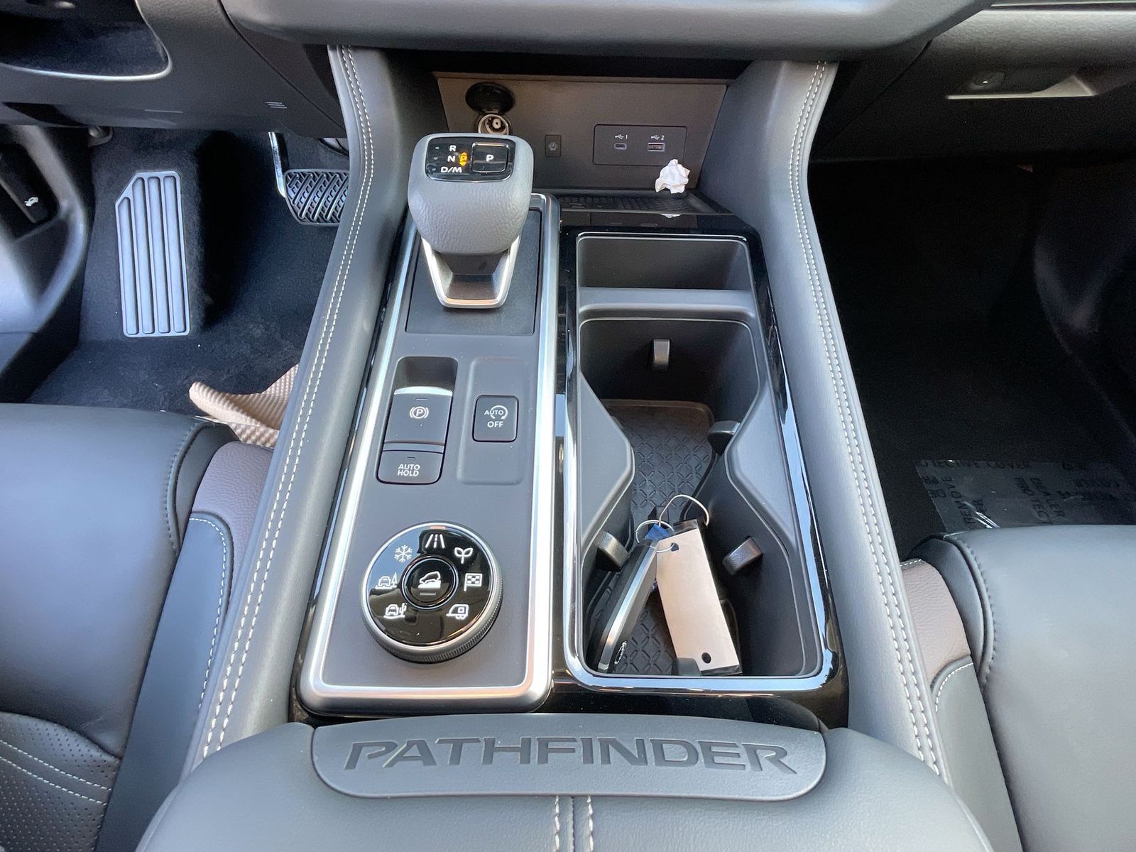 2025 Nissan Pathfinder Platinum 17