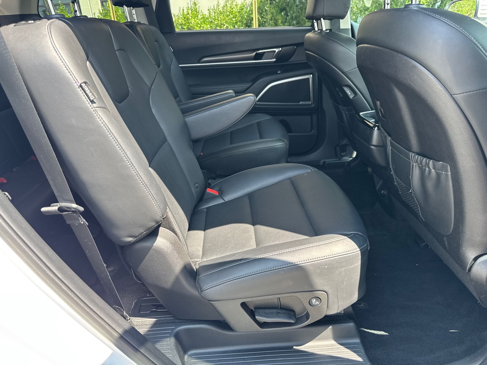 Used 2023 White Kia S image 15