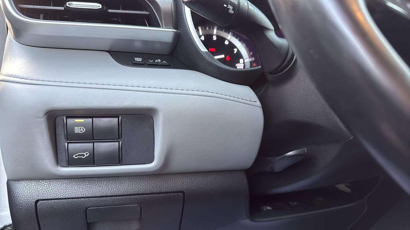 Used Car 2021 Toyota Highlander  Xle For Sale Under $30,000 In Austin, Texas