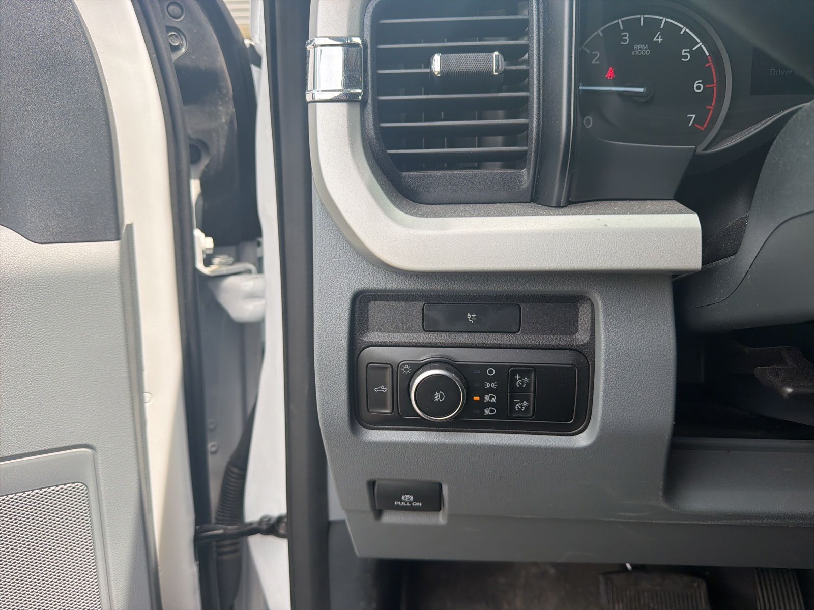 Certified Used 2024 Oxford White Ford XL image 23