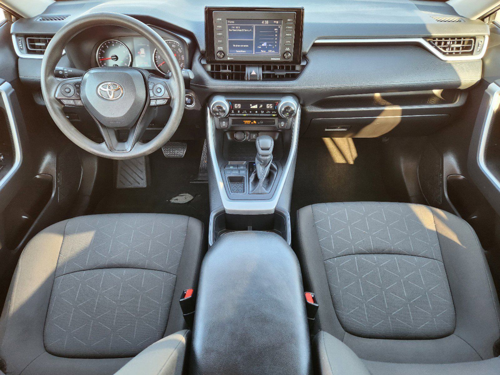 2022 Toyota RAV4 XLE 31