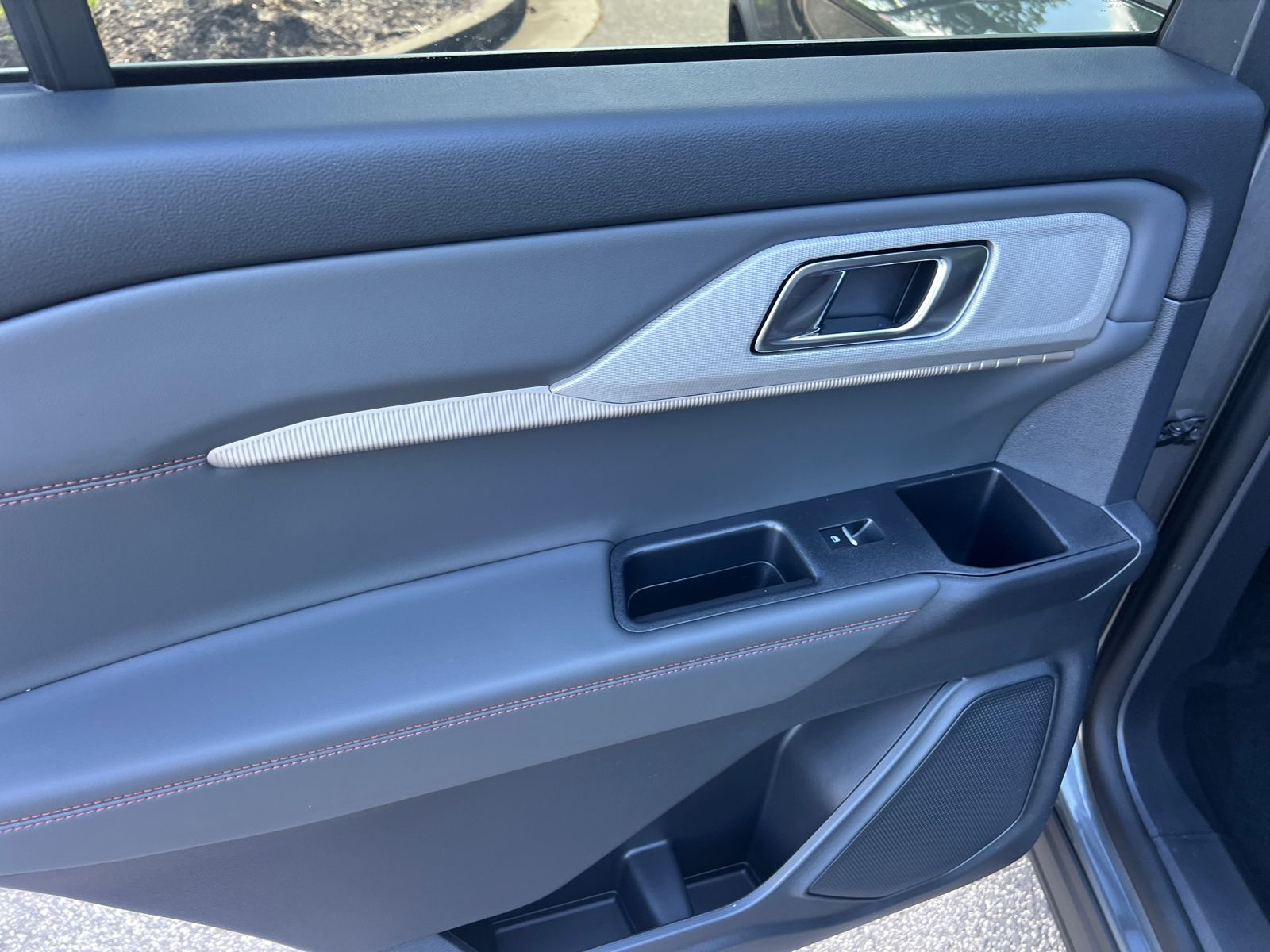 New 2026 Carbonized Gray Metallic Ford Active image 17