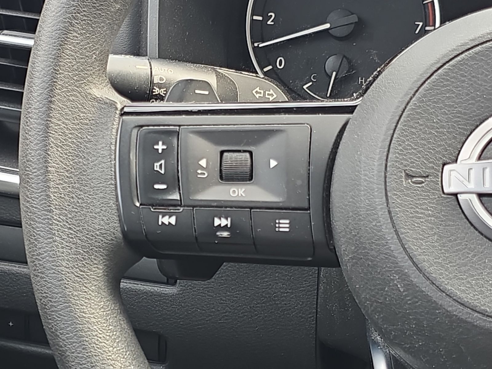 Used 2023 Gray Nissan SV image 35