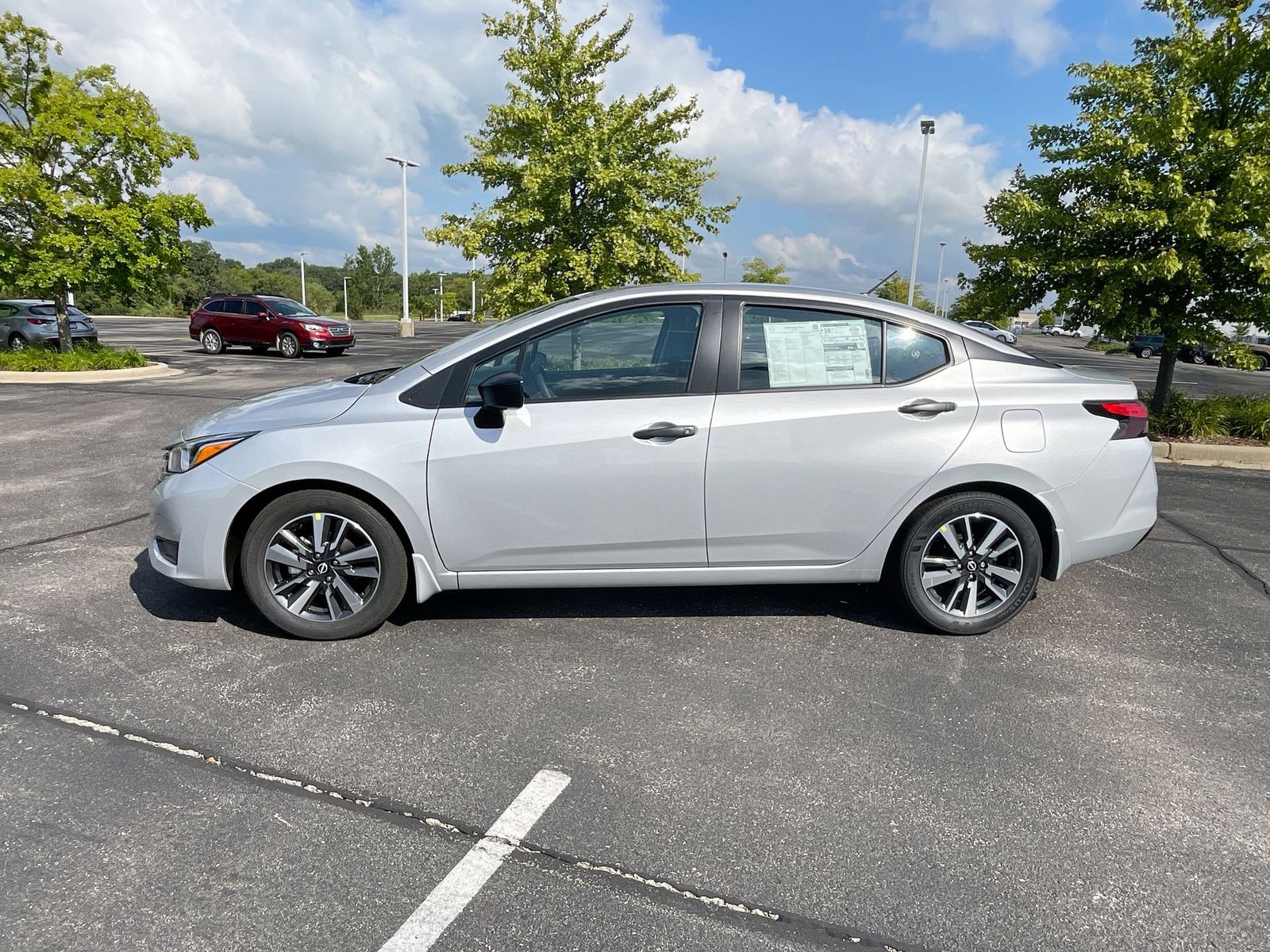 2024 Nissan Versa 1.6 S 30