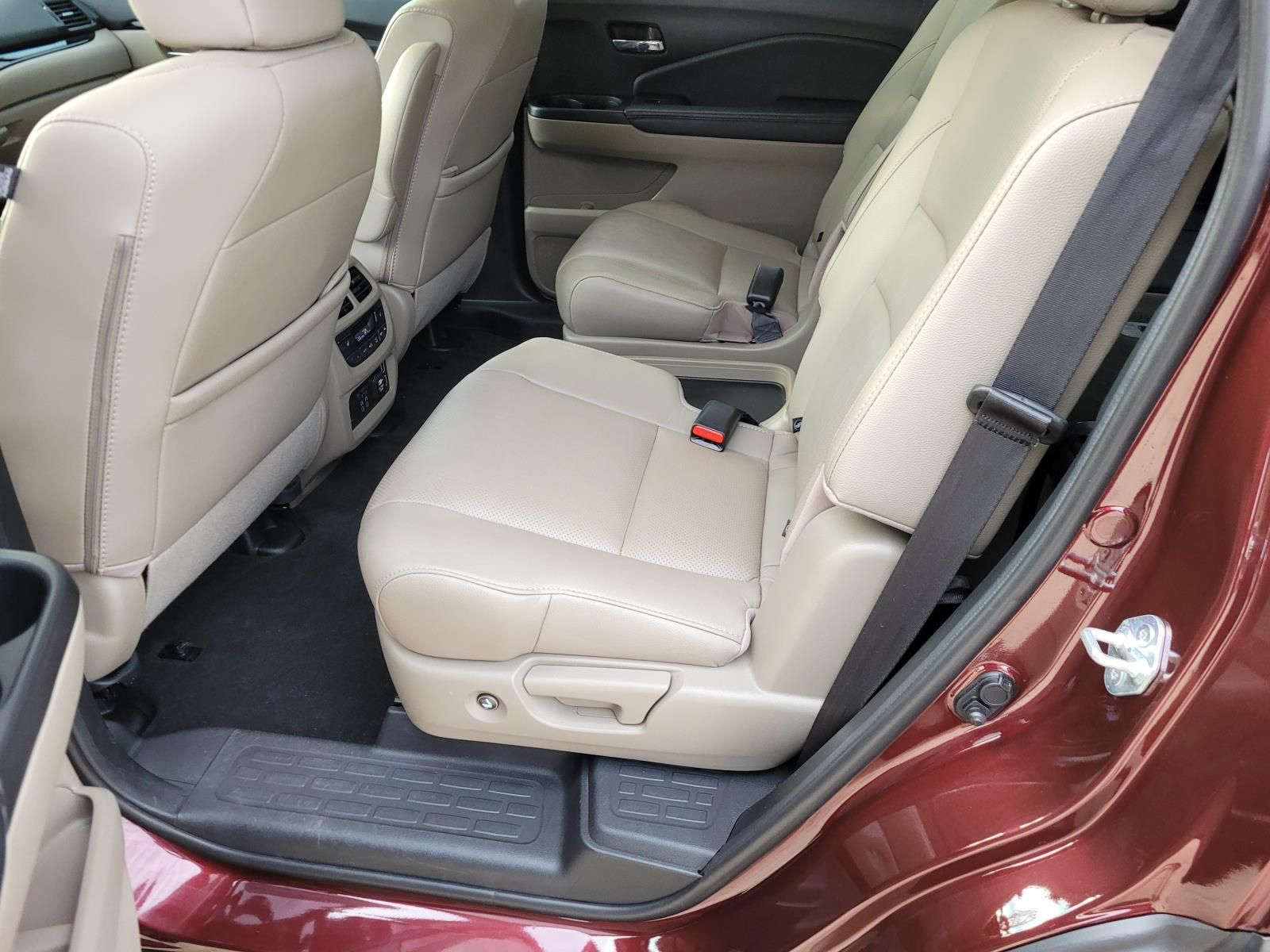 used 2022 Honda Pilot car, priced at $27,380