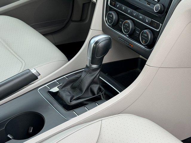 Used 2018 Gray Volkswagen 2.0T R-Line image 16