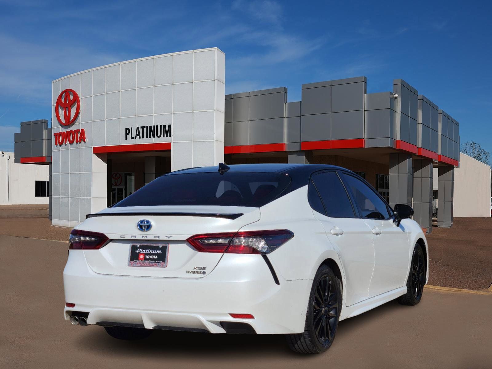 2022 Toyota Camry Hybrid XSE 3