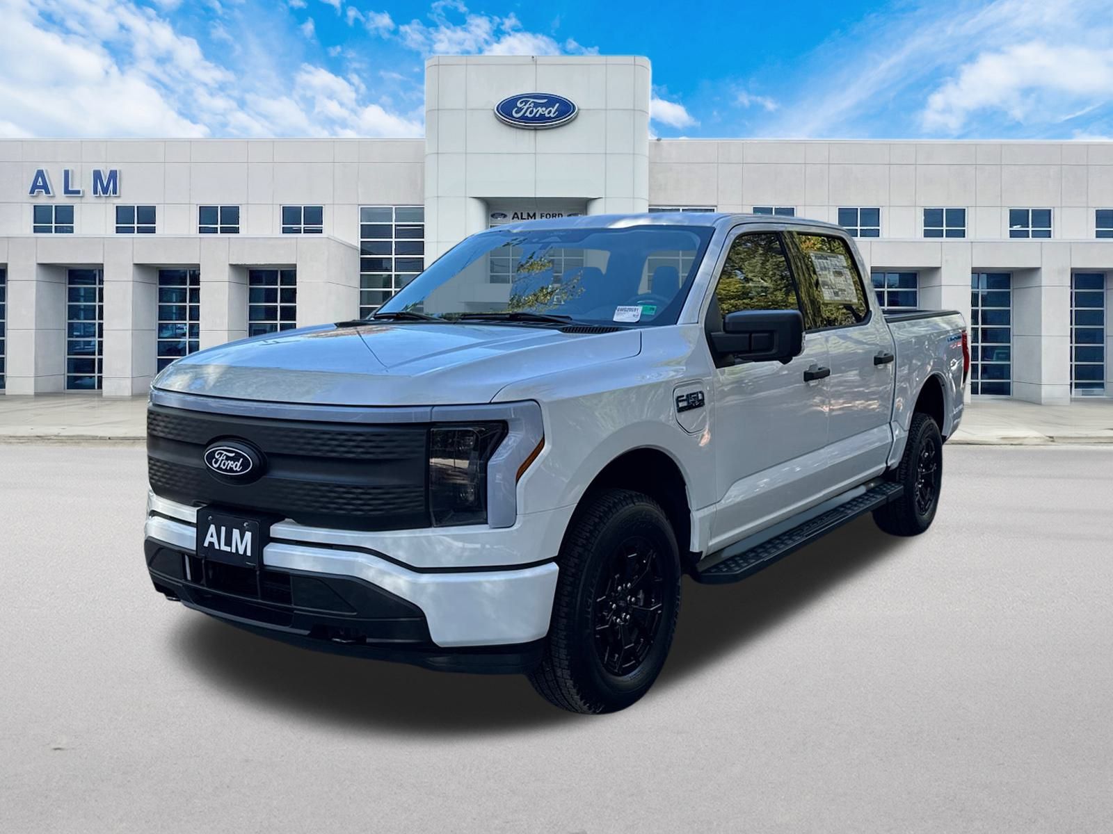 2025 Ford F-150 Lightning XLT's photo