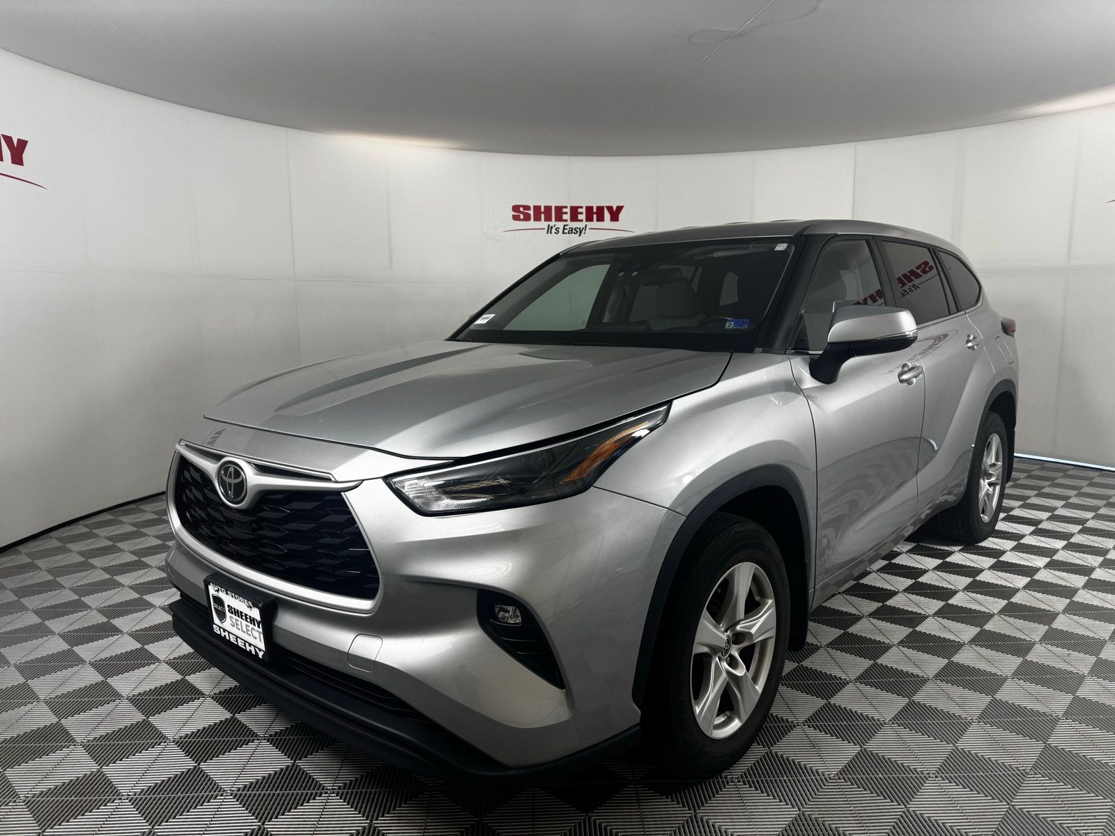 Celestial Silver Metallic 2023 Toyota Highlander LE FWD SUV / Crossover Front-Wheel Drive 8-Speed Automatic