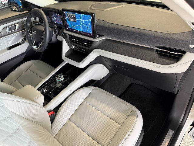 New 2026 Star White Metallic Tri-Coat Ford Platinum image 10