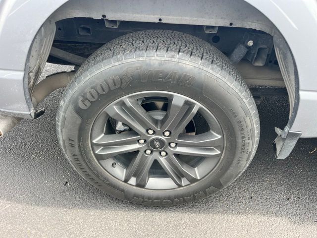 Used 2023 Silver Ford XLT image 8