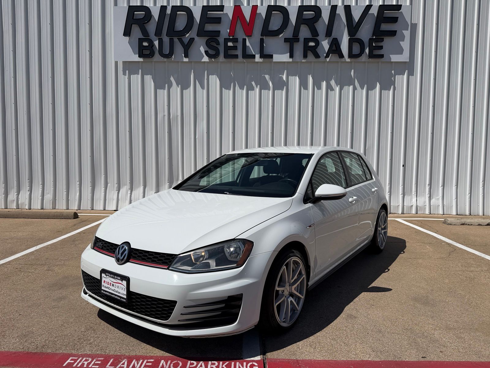 2015 Volkswagen Golf GTI 2.0T S 4-Door FWD