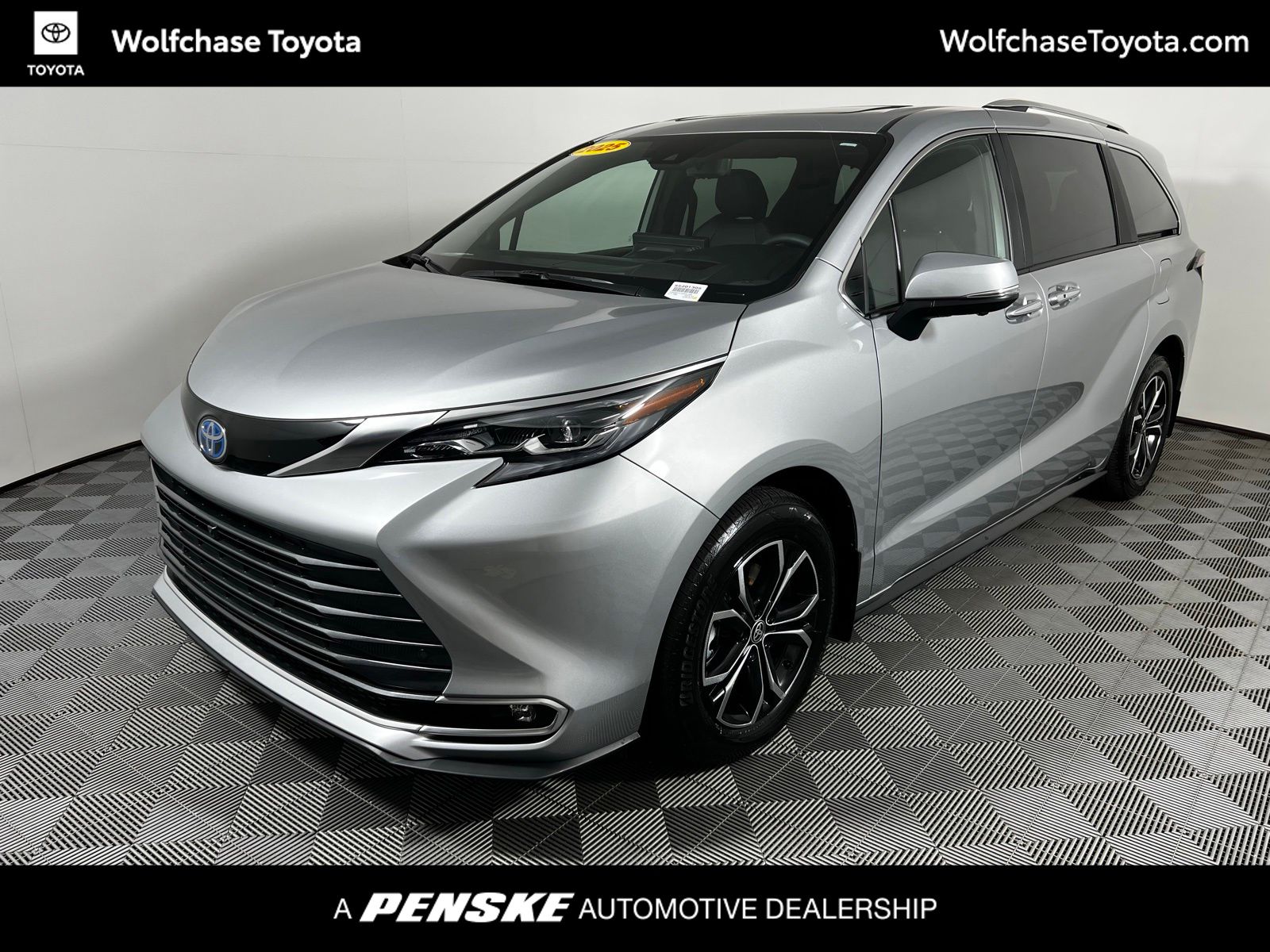 Thumbnail: 2025 Toyota Sienna - 1