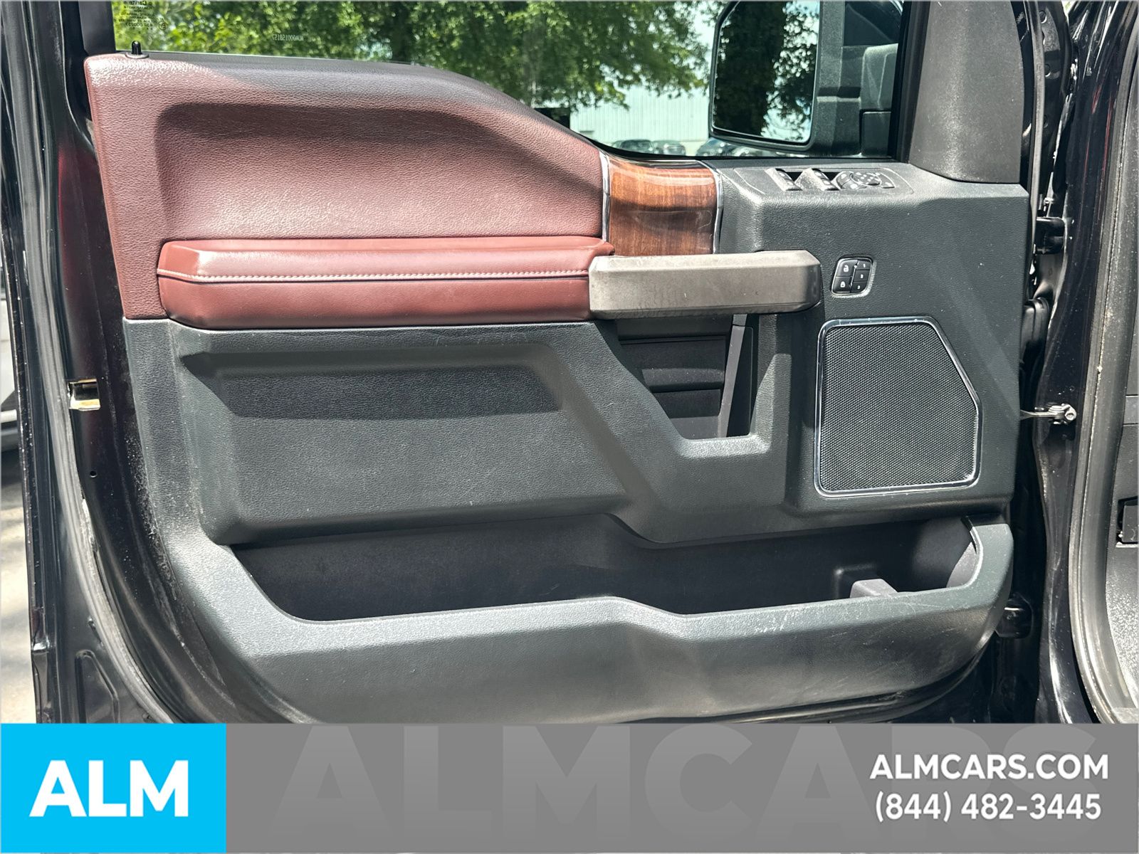 Used 2016 White Ford Platinum image 11