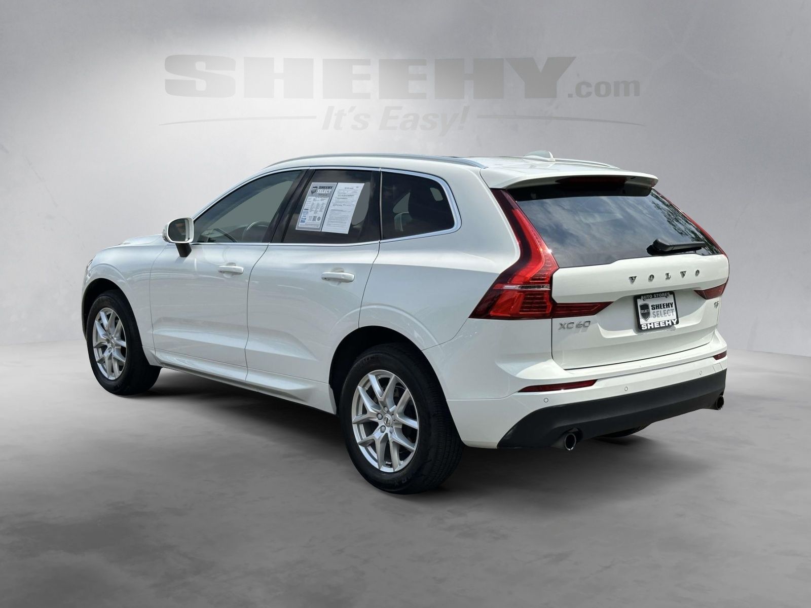 Used 2021 White Volvo T5 Momentum image 14