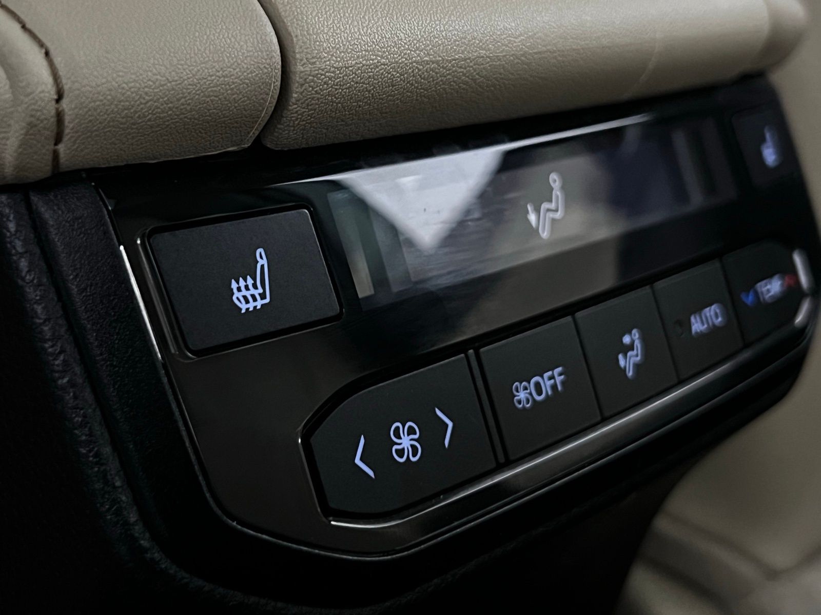 Thumbnail: 2024 Toyota Highlander - 27