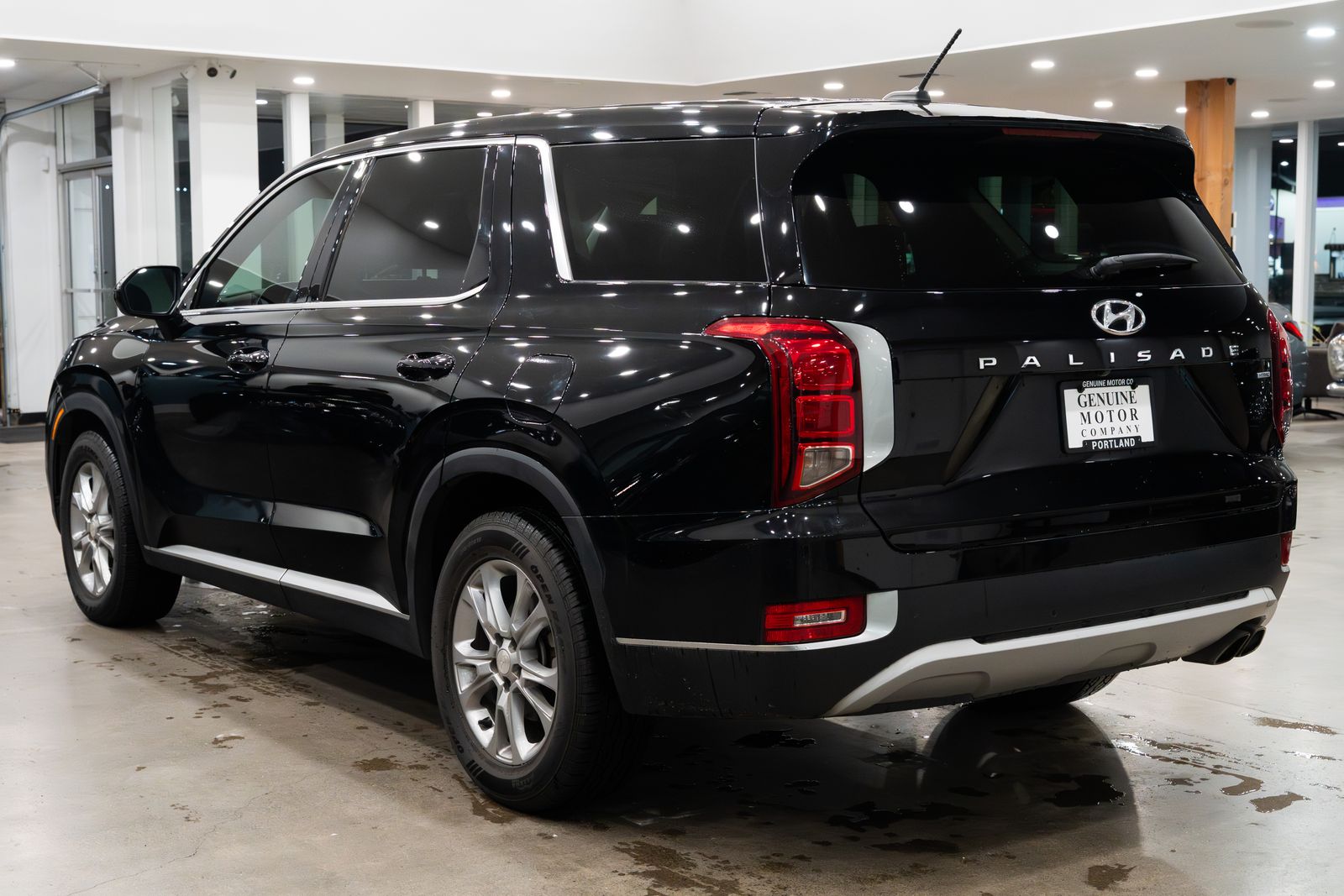 View vehicle photo 6