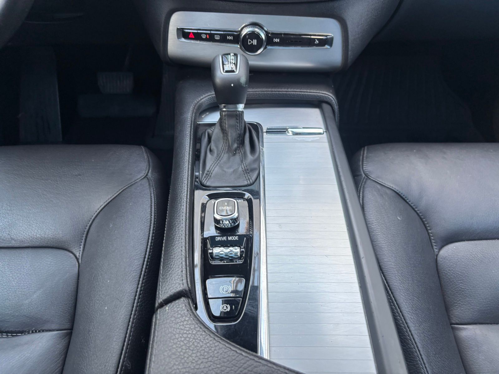 Used Car 2017 Volvo Xc90  T6 Momentum For Sale Under $20,000 In Austin, Texas