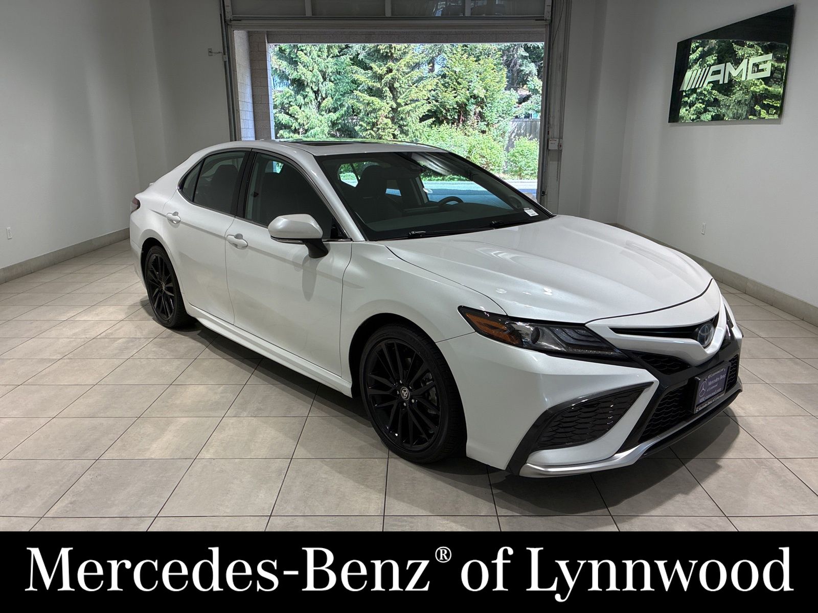 Pearl 2022 Toyota Camry Hybrid Sedan Front-Wheel Drive Continuously Variable Transmission