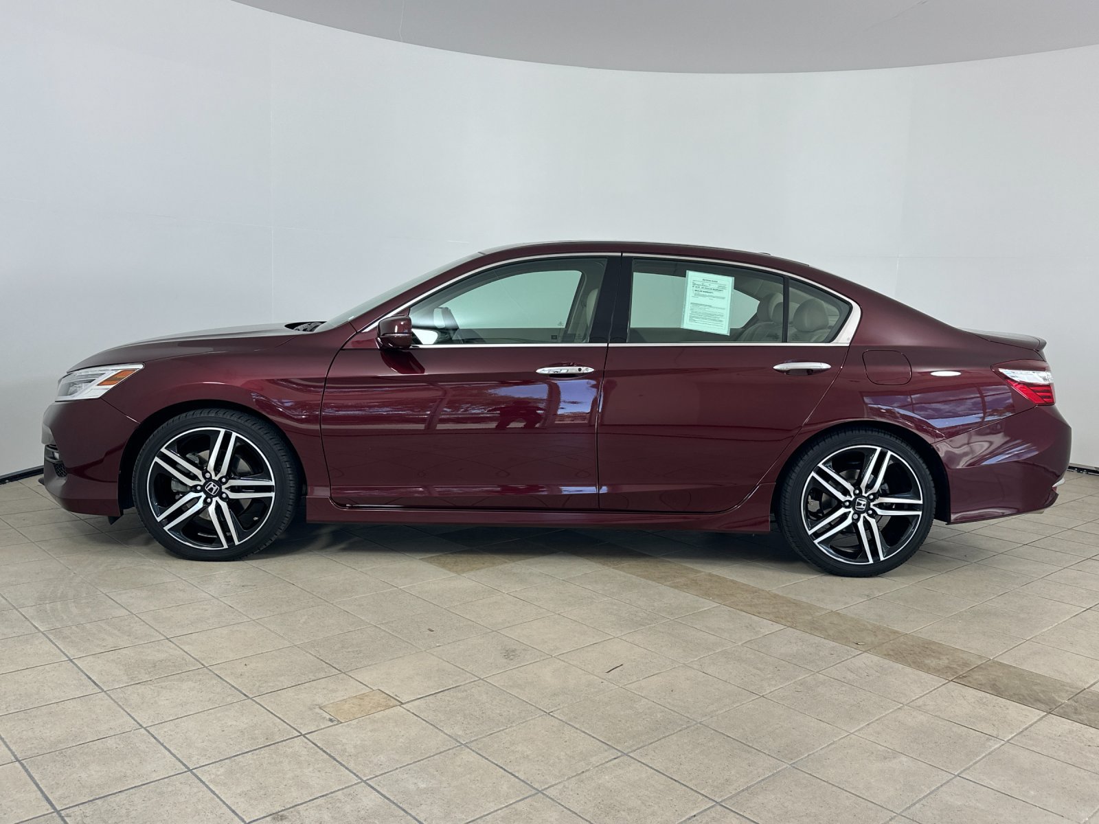 2017 Honda Accord Touring — full photo 3 of 28