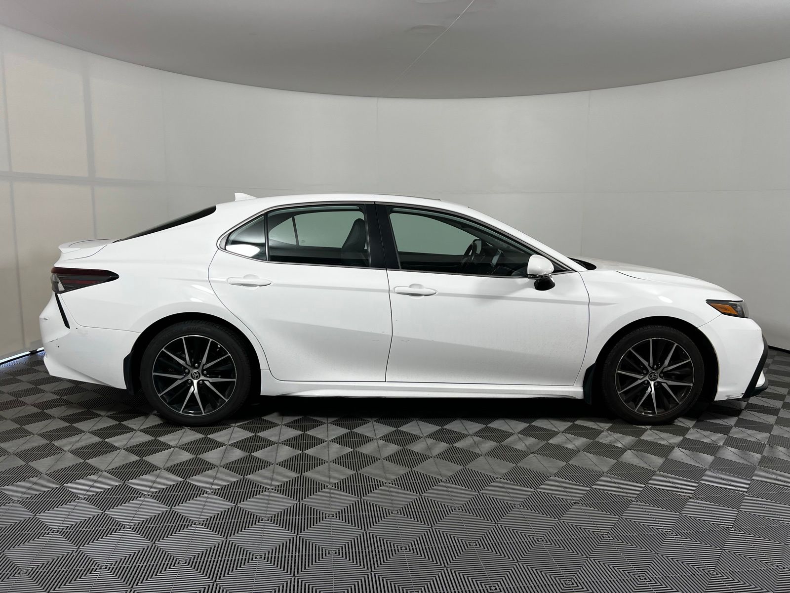 Thumbnail: 2023 Toyota Camry - 4