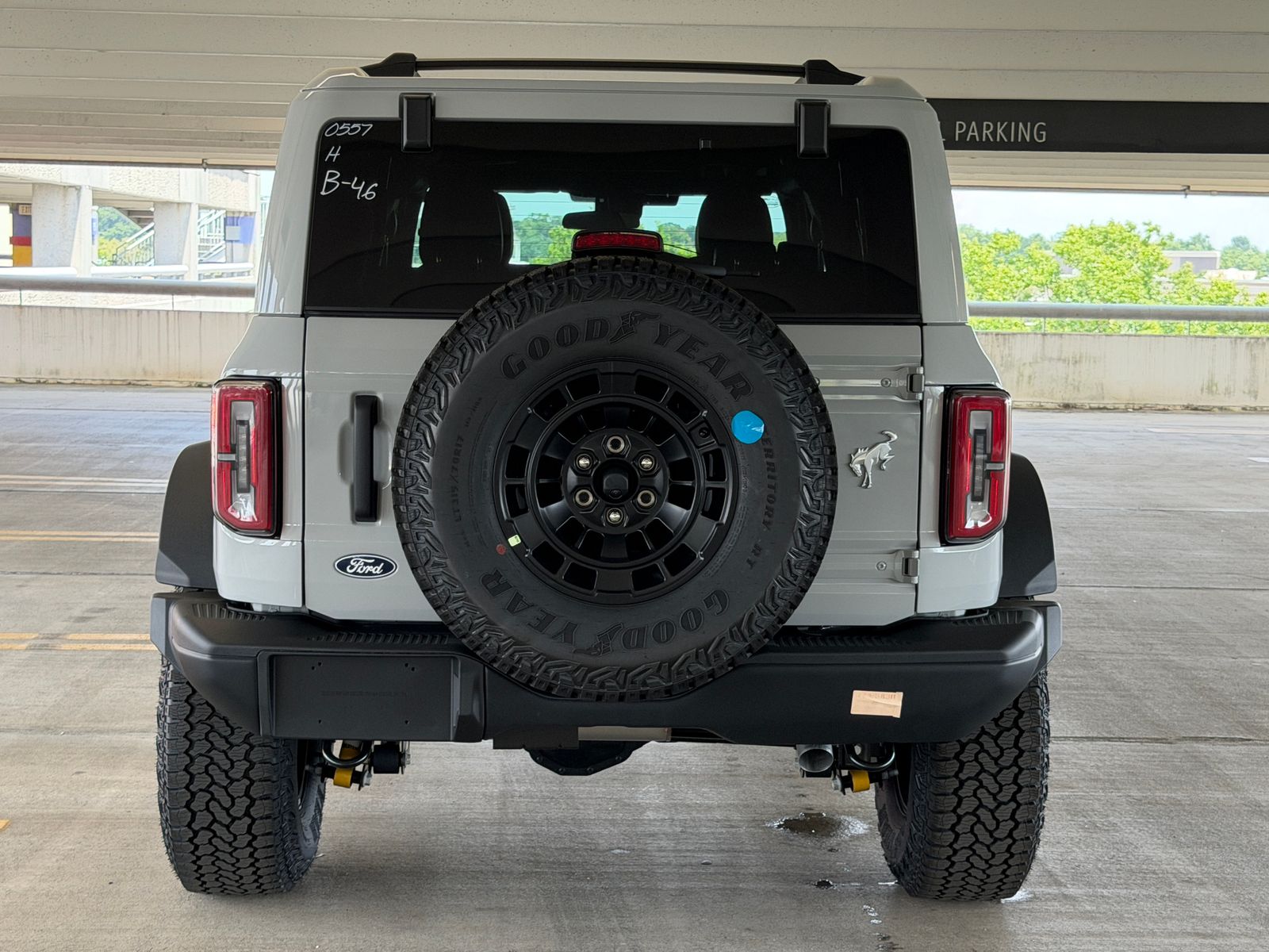 New 2026 Avalanche Gray Ford Badlands image 5