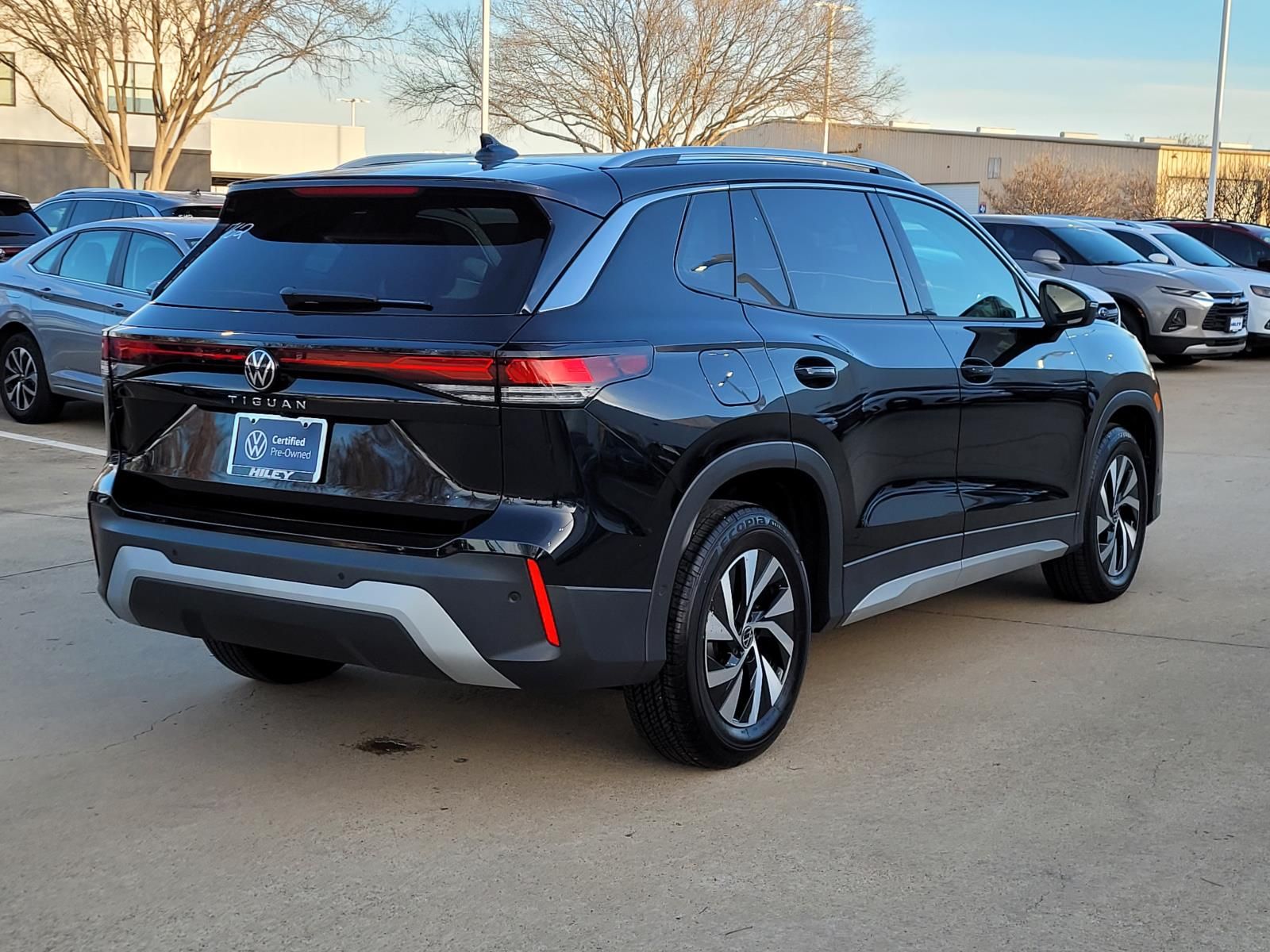 used 2025 Volkswagen Tiguan car, priced at $24,580