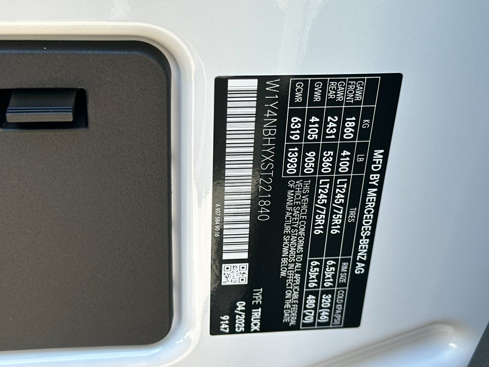 new 2025 Mercedes-Benz Sprinter 2500 car, priced at $54,344