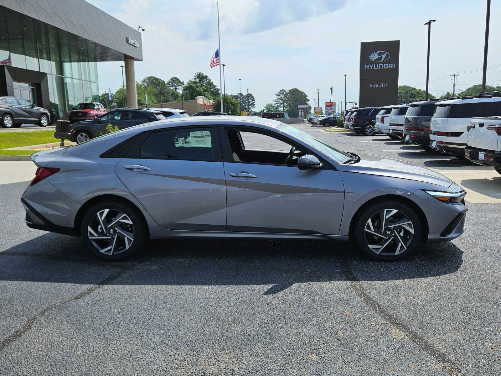New 2025 Silver Hyundai SEL Sport image 13