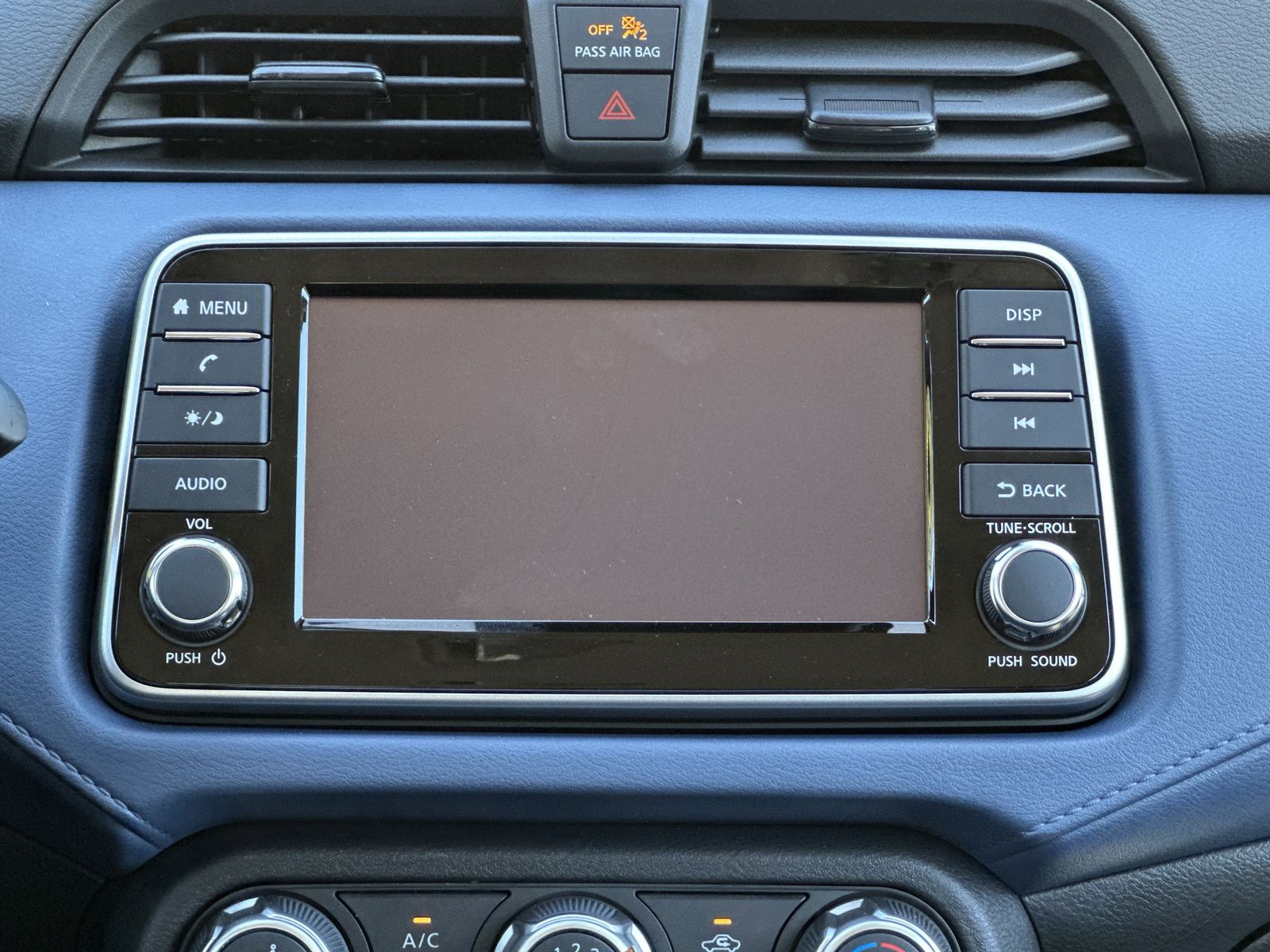 2025 Nissan Versa SV photo 3