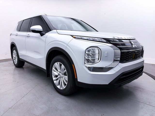 2025 Mitsubishi Outlander ES