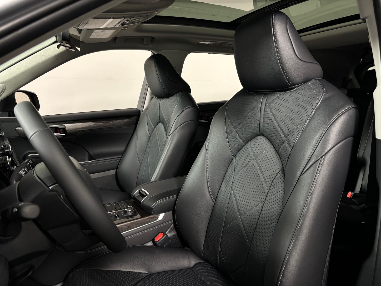 Thumbnail: 2025 Toyota Highlander - 10