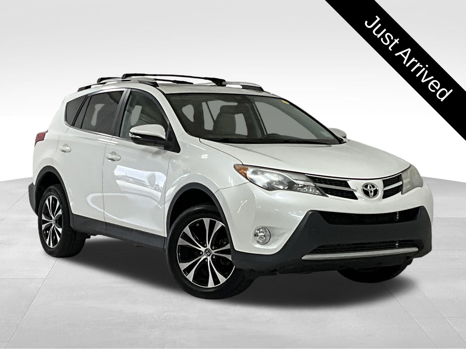 White (Blizzard Pearl) 2015 Toyota RAV4 SUV / Crossover All-Wheel Drive 6-Speed Automatic