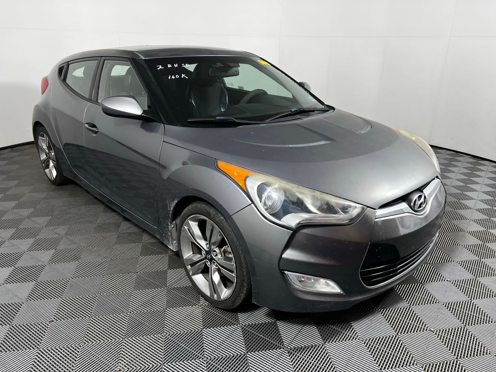 Thumbnail: 2013 Hyundai Veloster - 3