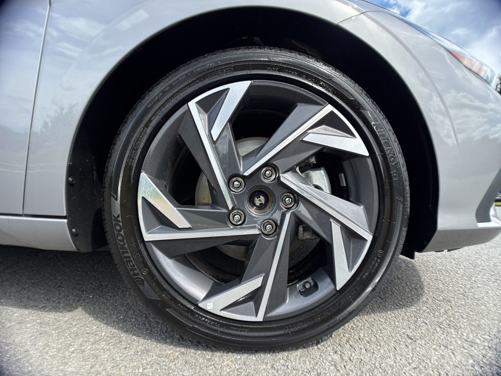Used 2025  Hyundai SEL Sport image 26